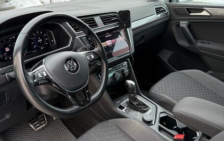 Volkswagen Tiguan II, 2019 год, 3 240 000 рублей, 6 фотография