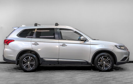 Mitsubishi Outlander III рестайлинг 3, 2019 год, 2 499 000 рублей, 4 фотография