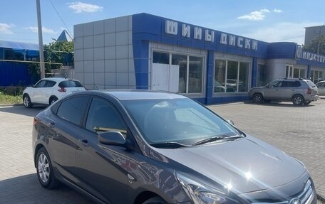 Hyundai Solaris II рестайлинг, 2015 год, 1 050 000 рублей, 5 фотография