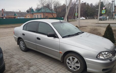 Toyota Avensis III рестайлинг, 2002 год, 475 000 рублей, 1 фотография