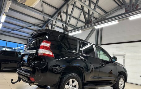 Toyota Land Cruiser Prado 150 рестайлинг 2, 2014 год, 3 199 000 рублей, 17 фотография