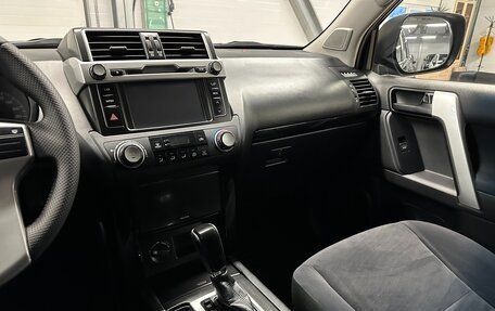 Toyota Land Cruiser Prado 150 рестайлинг 2, 2014 год, 3 199 000 рублей, 24 фотография