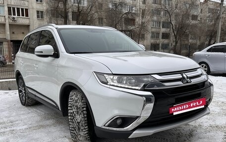 Mitsubishi Outlander III рестайлинг 3, 2016 год, 2 050 000 рублей, 3 фотография