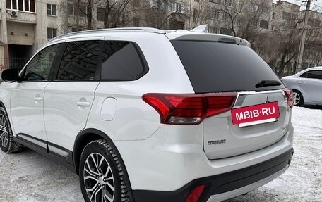 Mitsubishi Outlander III рестайлинг 3, 2016 год, 2 050 000 рублей, 8 фотография