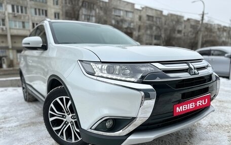 Mitsubishi Outlander III рестайлинг 3, 2016 год, 2 050 000 рублей, 4 фотография