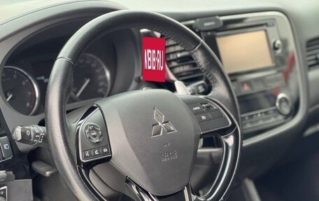 Mitsubishi Outlander III рестайлинг 3, 2016 год, 2 050 000 рублей, 13 фотография