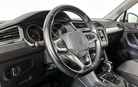 Volkswagen Tiguan II, 2021 год, 2 700 000 рублей, 13 фотография