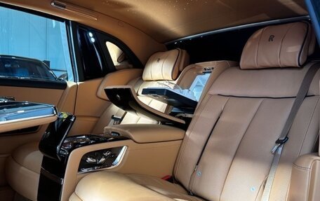 Rolls-Royce Phantom VIII, 2024 год, 77 000 000 рублей, 19 фотография