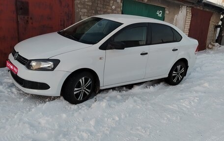 Volkswagen Polo VI (EU Market), 2014 год, 700 000 рублей, 1 фотография