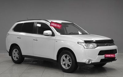 Mitsubishi Outlander III рестайлинг 3, 2013 год, 2 049 000 рублей, 1 фотография