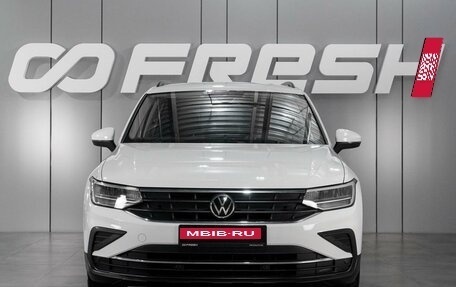 Volkswagen Tiguan II, 2021 год, 2 799 000 рублей, 3 фотография