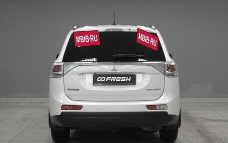 Mitsubishi Outlander III рестайлинг 3, 2013 год, 2 049 000 рублей, 4 фотография