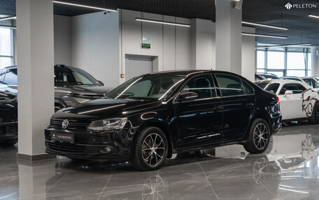 Volkswagen Jetta VI, 2013 год, 870 000 рублей, 1 фотография