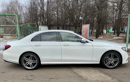 Mercedes-Benz E-Класс, 2019 год, 2 990 000 рублей, 5 фотография