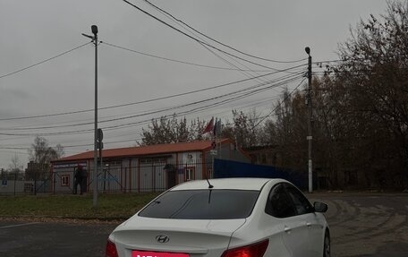 Hyundai Solaris II рестайлинг, 2015 год, 900 000 рублей, 2 фотография