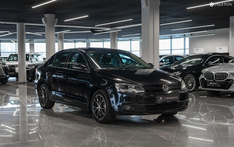 Volkswagen Jetta VI, 2013 год, 870 000 рублей, 2 фотография