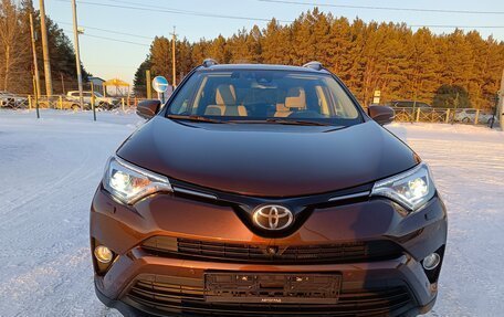 Toyota RAV4, 2017 год, 2 794 995 рублей, 2 фотография