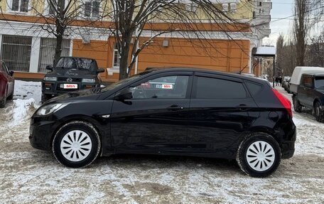 Hyundai Solaris II рестайлинг, 2011 год, 850 000 рублей, 3 фотография