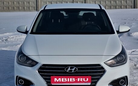 Hyundai Solaris II рестайлинг, 2017 год, 1 375 000 рублей, 2 фотография