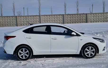 Hyundai Solaris II рестайлинг, 2017 год, 1 375 000 рублей, 5 фотография