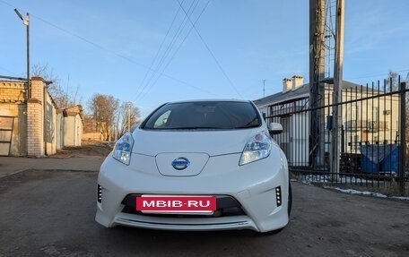 Nissan Leaf I, 2015 год, 800 000 рублей, 4 фотография