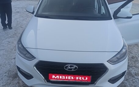 Hyundai Solaris II рестайлинг, 2018 год, 1 350 000 рублей, 2 фотография