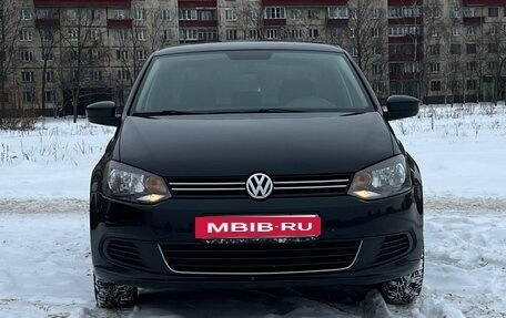 Volkswagen Polo VI (EU Market), 2013 год, 859 000 рублей, 2 фотография