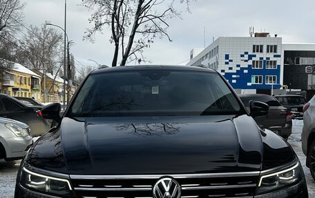 Volkswagen Tiguan II, 2019 год, 2 652 000 рублей, 5 фотография