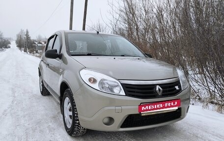 Renault Sandero I, 2013 год, 650 000 рублей, 3 фотография