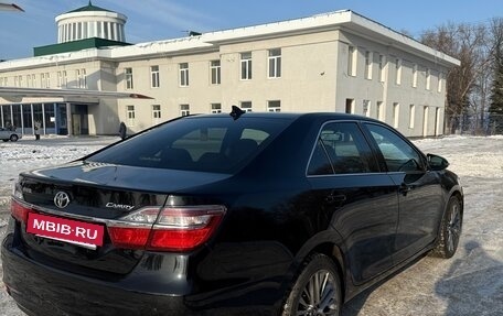 Toyota Camry, 2017 год, 2 990 000 рублей, 4 фотография