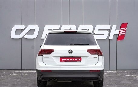 Volkswagen Tiguan II, 2018 год, 2 400 000 рублей, 4 фотография