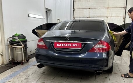 Mercedes-Benz CLS, 2005 год, 1 150 000 рублей, 3 фотография