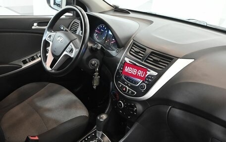 Hyundai Solaris II рестайлинг, 2011 год, 800 000 рублей, 13 фотография