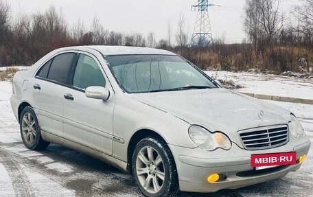 Mercedes-Benz C-Класс, 2003 год, 400 000 рублей, 3 фотография