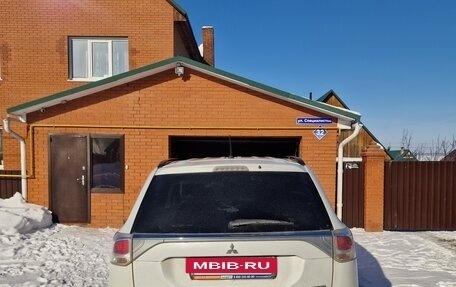 Mitsubishi Outlander III рестайлинг 3, 2013 год, 1 250 000 рублей, 5 фотография