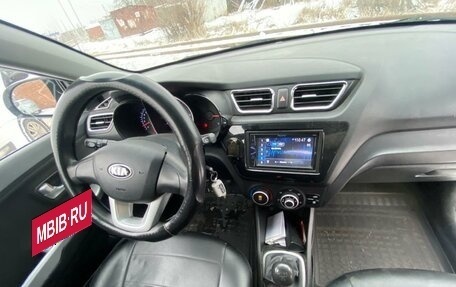 KIA Rio III рестайлинг, 2013 год, 800 000 рублей, 10 фотография