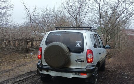 Chevrolet Niva I рестайлинг, 2003 год, 245 000 рублей, 2 фотография