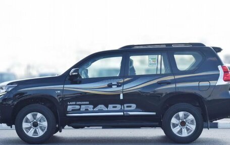 Toyota Land Cruiser Prado 150 рестайлинг 2, 2024 год, 6 999 000 рублей, 3 фотография