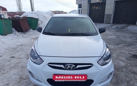 Hyundai Solaris II рестайлинг, 2013 год, 830 000 рублей, 13 фотография