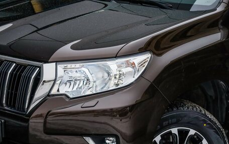 Toyota Land Cruiser Prado 150 рестайлинг 2, 2021 год, 7 449 000 рублей, 2 фотография