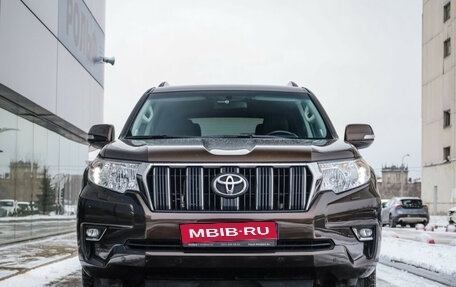 Toyota Land Cruiser Prado 150 рестайлинг 2, 2021 год, 7 449 000 рублей, 3 фотография