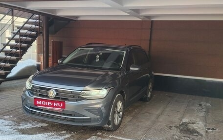 Volkswagen Tiguan II, 2021 год, 2 550 000 рублей, 2 фотография