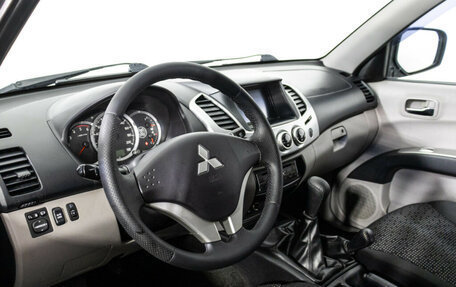 Mitsubishi L200 IV рестайлинг, 2013 год, 1 319 000 рублей, 11 фотография