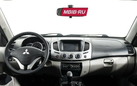 Mitsubishi L200 IV рестайлинг, 2013 год, 1 319 000 рублей, 13 фотография