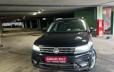 Volkswagen Tiguan II, 2018 год, 3 500 000 рублей, 2 фотография