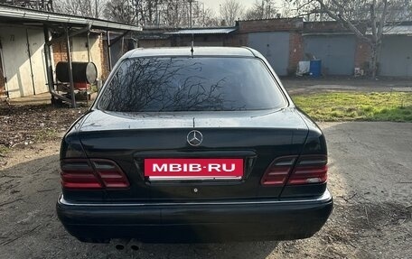 Mercedes-Benz E-Класс, 1997 год, 500 000 рублей, 5 фотография