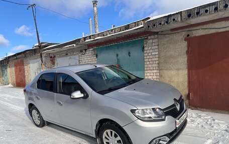 Renault Logan II, 2016 год, 870 000 рублей, 3 фотография