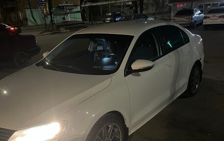 Volkswagen Jetta VI, 2011 год, 820 000 рублей, 4 фотография