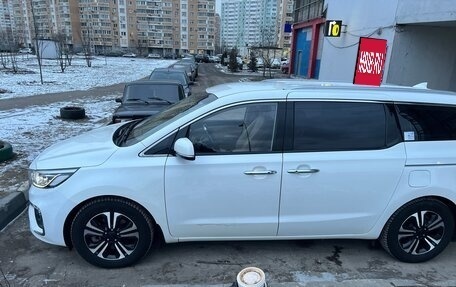 KIA Carnival III, 2019 год, 3 450 000 рублей, 23 фотография