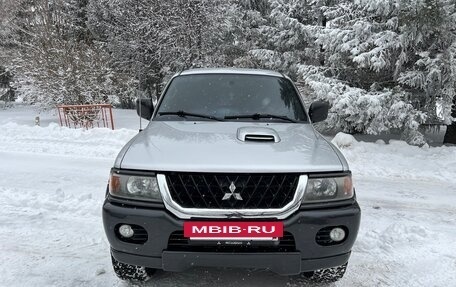 Mitsubishi Pajero Sport II рестайлинг, 2003 год, 1 500 000 рублей, 2 фотография